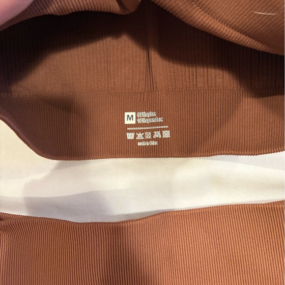 Amazon women’s workout set - Picture 5 of 5